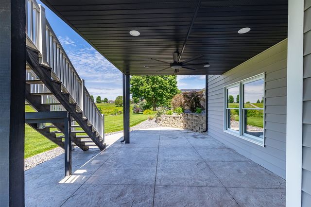 2403 W 10th Avenue, Indianola, IA 50125