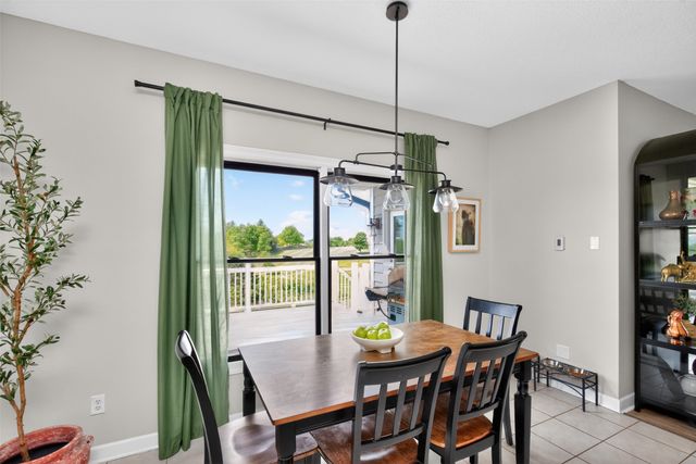 2403 W 10th Avenue, Indianola, IA 50125