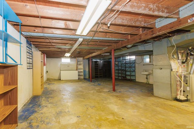 1217 S Helen Drive, Muncie, IN 47302