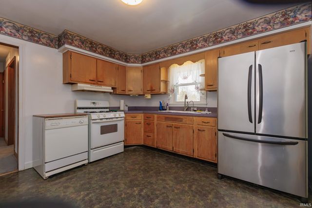 1217 S Helen Drive, Muncie, IN 47302