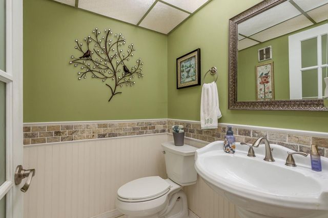 19029 US HIGHWAY 19 N 6-7, Clearwater, FL 33764