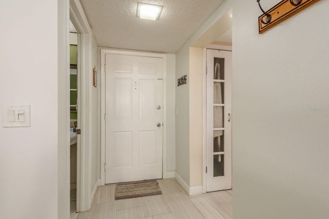 19029 US HIGHWAY 19 N 6-7, Clearwater, FL 33764