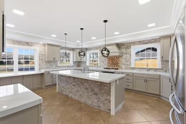 6308 S Glenridge Drive, Springfield, MO 65804