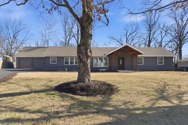 6308 S Glenridge Drive, Springfield, MO 65804