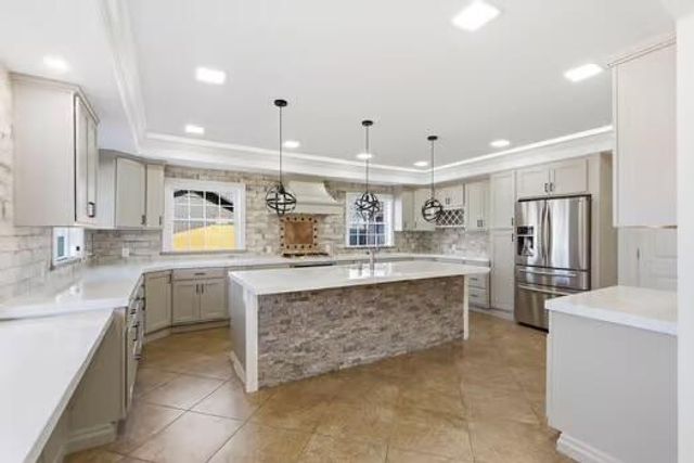 6308 S Glenridge Drive, Springfield, MO 65804