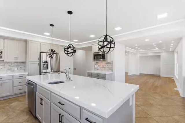 6308 S Glenridge Drive, Springfield, MO 65804