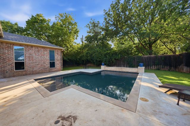 4229 Bluffview Boulevard, Dallas, TX 75209