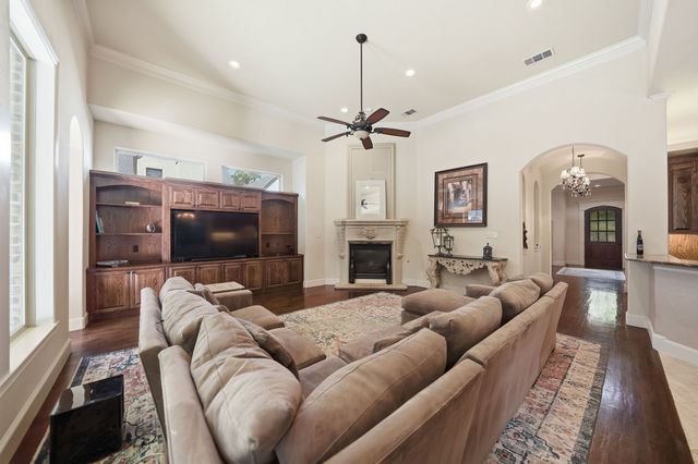 4229 Bluffview Boulevard, Dallas, TX 75209