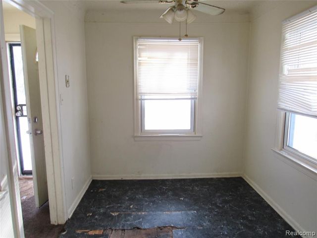 15858 Curtis Street, Detroit, MI 48235