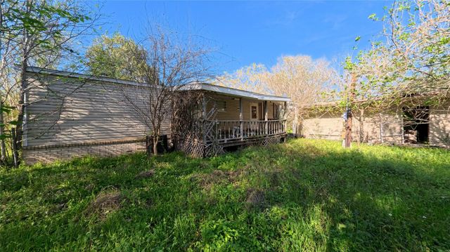 505 Koym Street, East Bernard, TX 77435