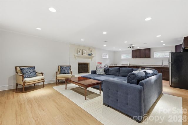 1124 Linganore Place, Charlotte, NC 28203