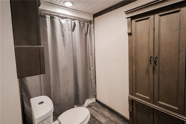 989 Blackhawk Rd, Beaver Falls, PA 15010