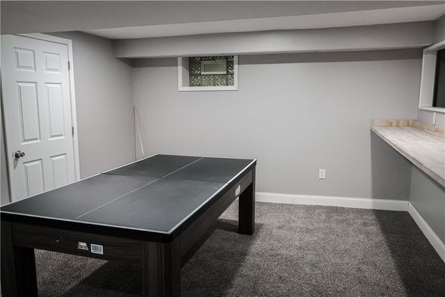 989 Blackhawk Rd, Beaver Falls, PA 15010