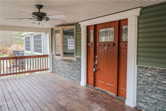 989 Blackhawk Rd, Beaver Falls, PA 15010
