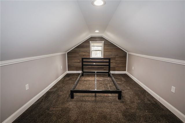 989 Blackhawk Rd, Beaver Falls, PA 15010