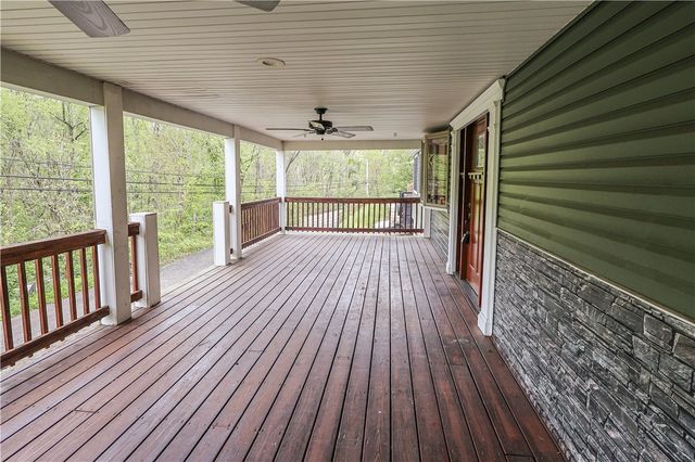 989 Blackhawk Rd, Beaver Falls, PA 15010