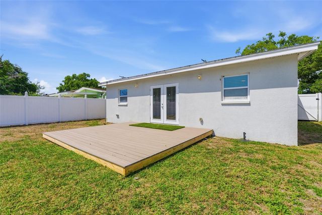 3916 IOWA AVENUE W, Tampa, FL 33616