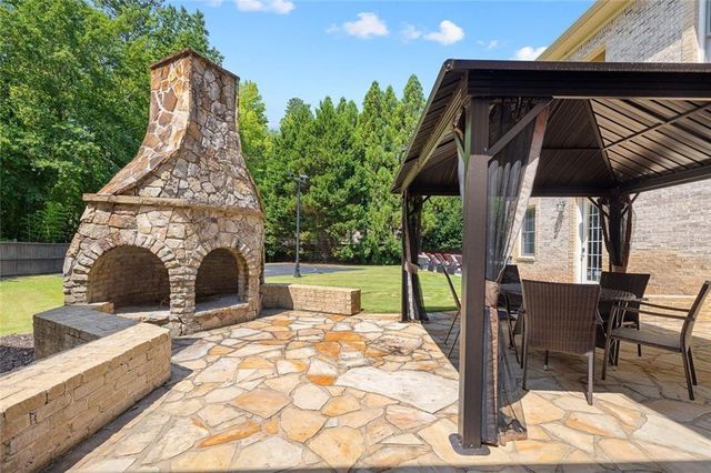 11140 W Road, Roswell, GA 30075