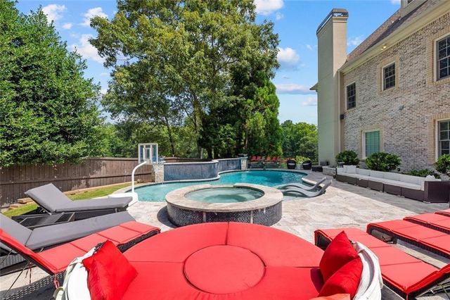 11140 W Road, Roswell, GA 30075