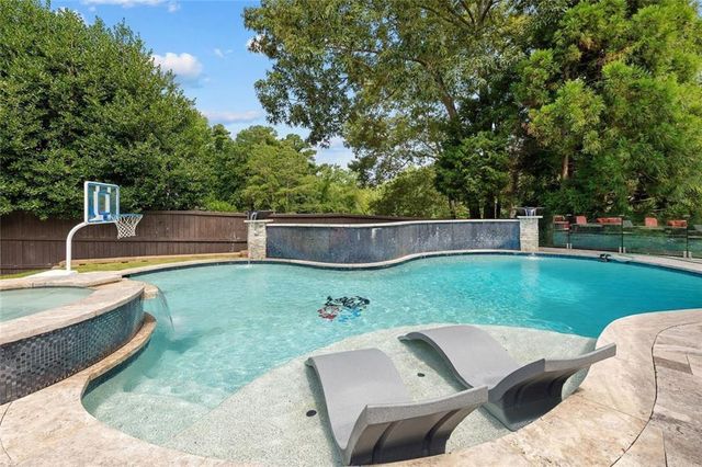 11140 W Road, Roswell, GA 30075