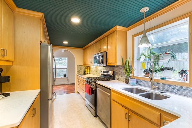 31 Salal Way, Sequim, WA 98382