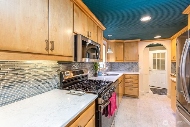 31 Salal Way, Sequim, WA 98382
