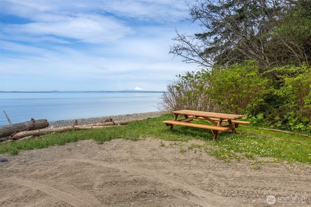 31 Salal Way, Sequim, WA 98382