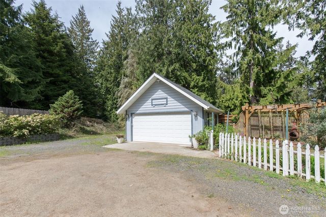 31 Salal Way, Sequim, WA 98382