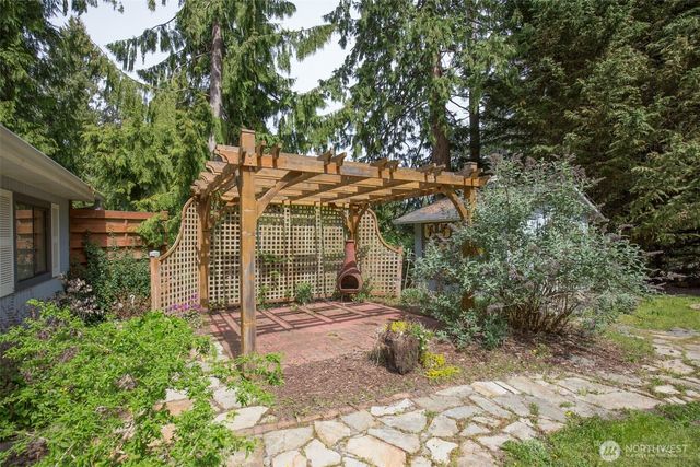 31 Salal Way, Sequim, WA 98382