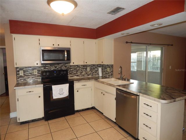 39414 8TH AVENUE, Zephyrhills, FL 33542