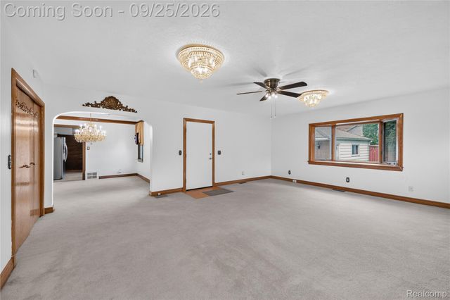 2032 S Trenton Drive, Trenton, MI 48183