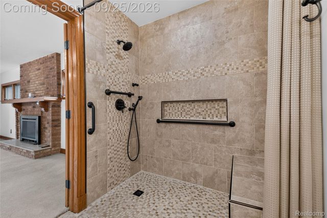 2032 S Trenton Drive, Trenton, MI 48183
