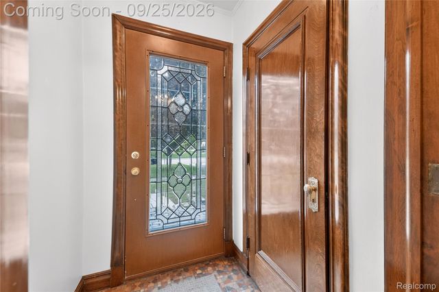 2032 S Trenton Drive, Trenton, MI 48183