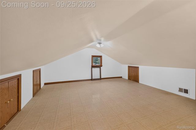 2032 S Trenton Drive, Trenton, MI 48183