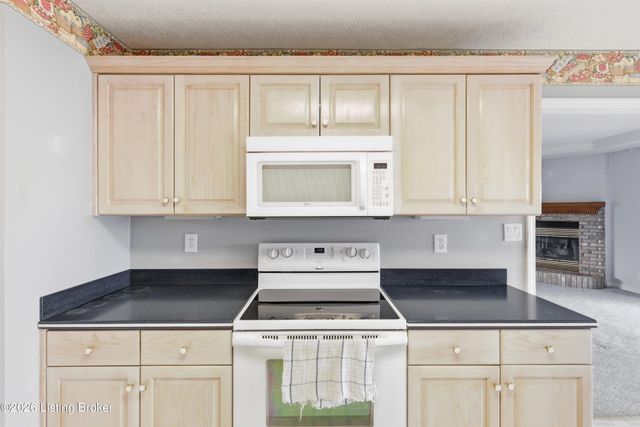 7313 York River Rd, Louisville, KY 40214