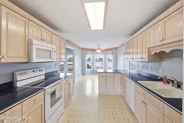 7313 York River Rd, Louisville, KY 40214