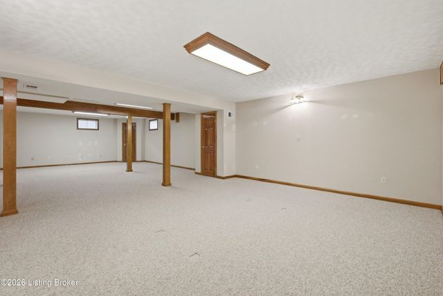 7313 York River Rd, Louisville, KY 40214