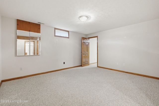 7313 York River Rd, Louisville, KY 40214