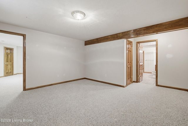 7313 York River Rd, Louisville, KY 40214