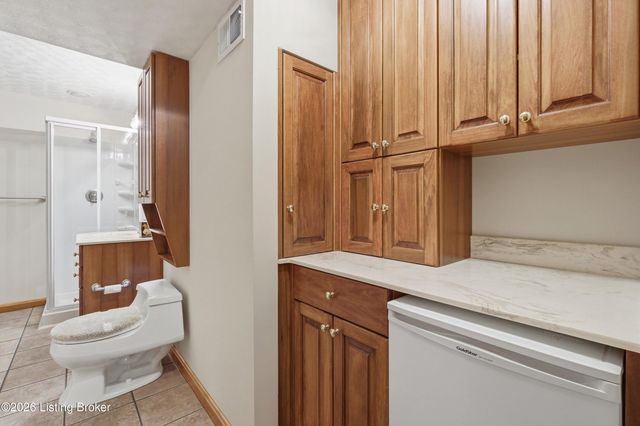 7313 York River Rd, Louisville, KY 40214