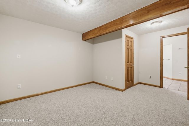 7313 York River Rd, Louisville, KY 40214