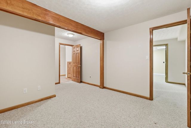 7313 York River Rd, Louisville, KY 40214