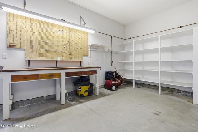 7313 York River Rd, Louisville, KY 40214