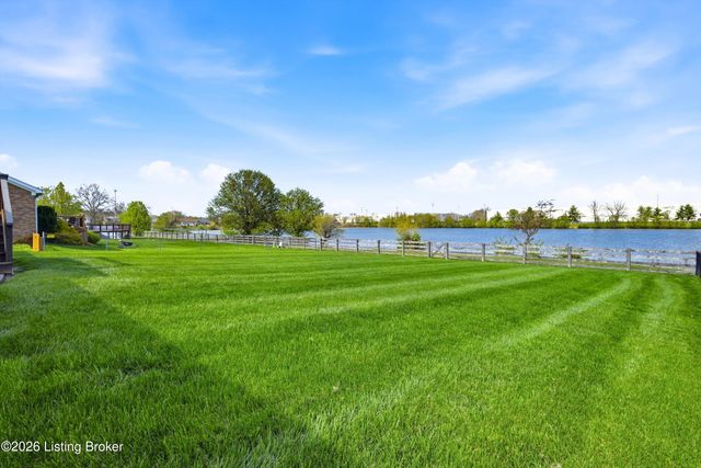 7313 York River Rd, Louisville, KY 40214