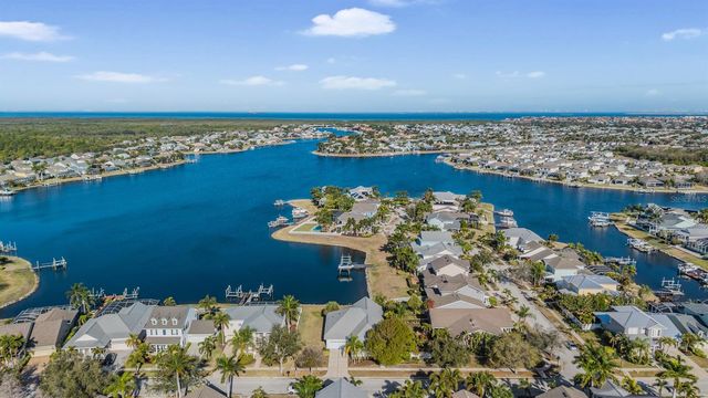 423 MANNS HARBOR DRIVE, Apollo Beach, FL 33572