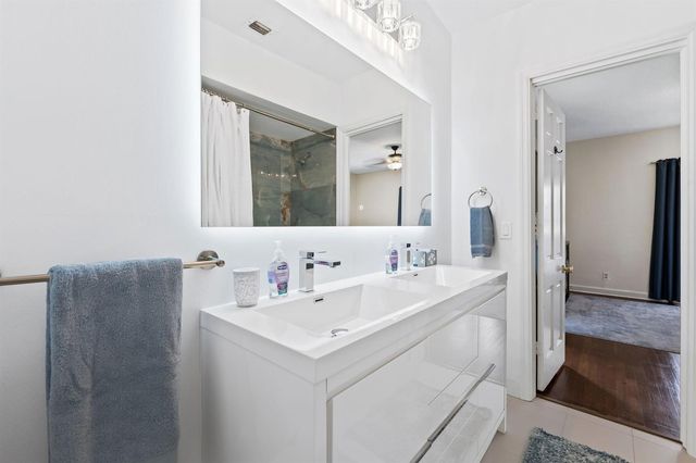 2400 Delmar Place, Fort Lauderdale, FL 33301