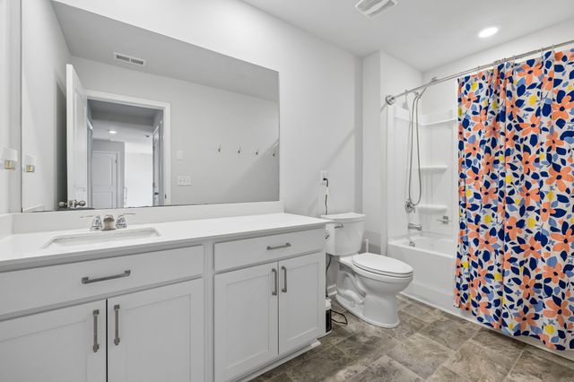 1035 Barry Baker Ln, White House, TN 37188