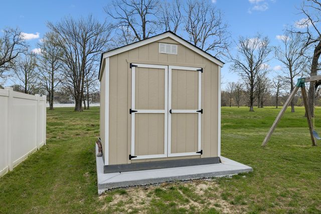 1035 Barry Baker Ln, White House, TN 37188