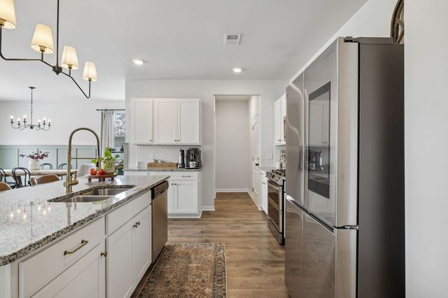 1035 Barry Baker Ln, White House, TN 37188