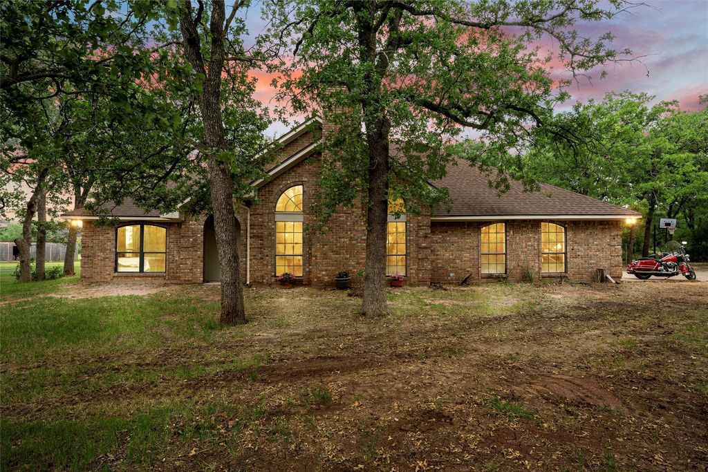 1325 N Katy Road, Elm Mott, TX 76640